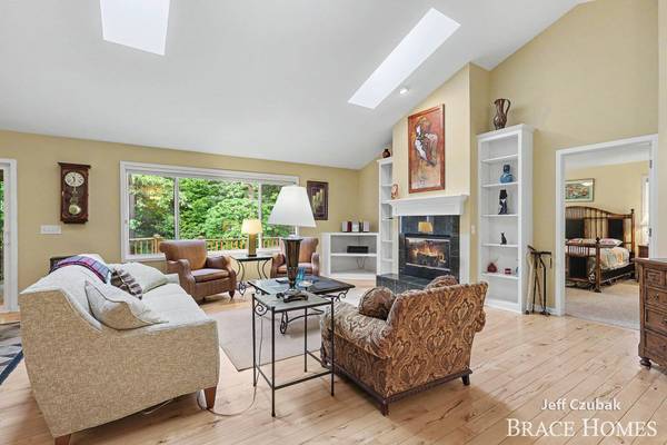2336 Forest Trail Circle, Fennville, MI 49408