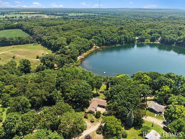 3050 Kenyon Lane, Middleville, MI 49333