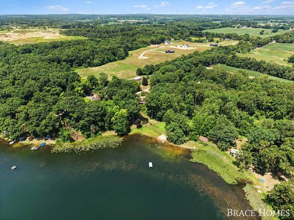 3050 Kenyon Lane, Middleville, MI 49333