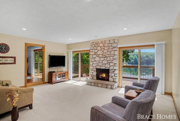 3050 Kenyon Lane, Middleville, MI 49333