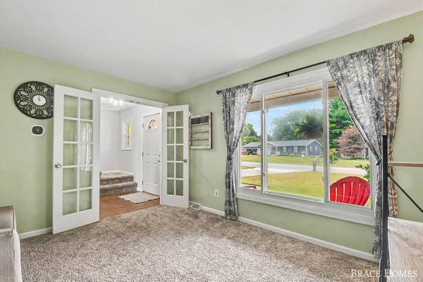 3041 Rapidfall NE Court, Belmont, MI 49306
