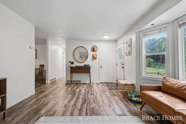 2880 15 Mile NW Road, Sparta, MI 49345
