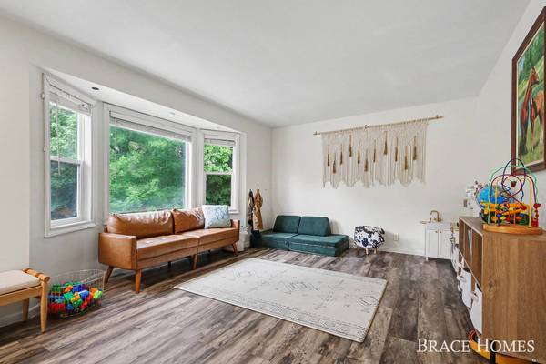 2880 15 Mile NW Road, Sparta, MI 49345