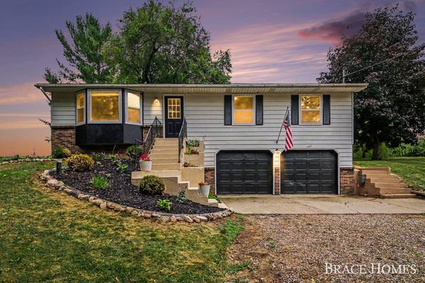 2880 15 Mile NW Road, Sparta, MI 49345