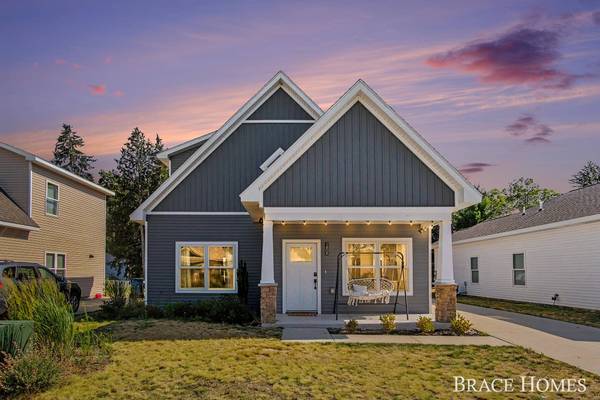 1808 Robinson Street, Grand Haven, MI 49417