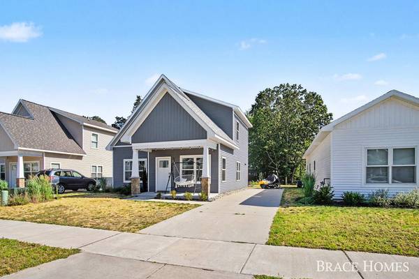 1808 Robinson Street, Grand Haven, MI 49417