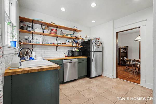 1121 Baxter SE Street, Grand Rapids, MI 49506