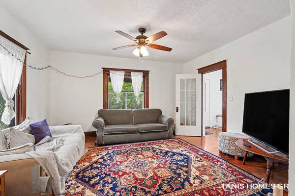 1121 Baxter SE Street, Grand Rapids, MI 49506