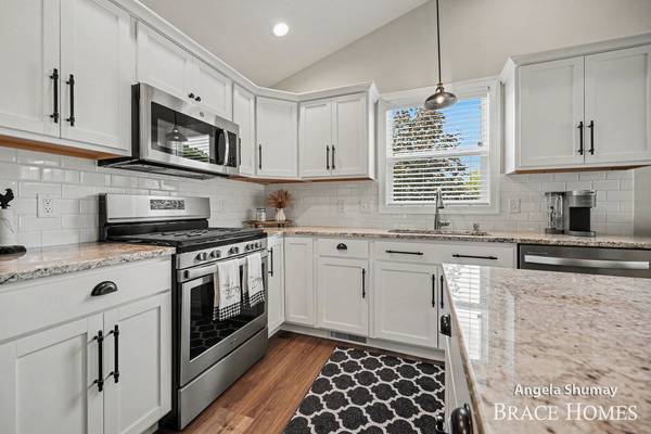 2637 Stockwood NE Drive, Grand Rapids, MI 49505