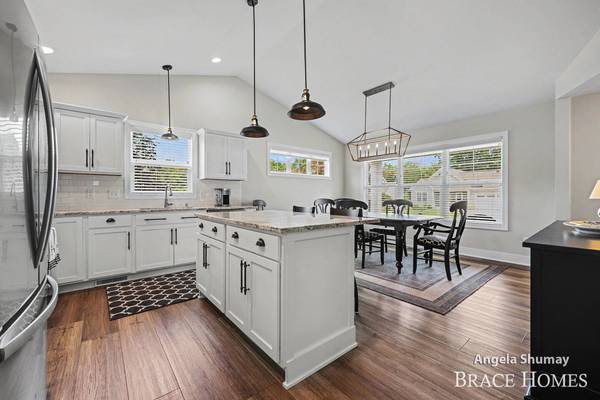 2637 Stockwood NE Drive, Grand Rapids, MI 49505