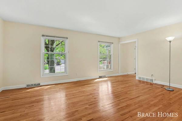 6197 Dunbarton SE Street, Ada, MI 49301