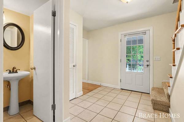 6197 Dunbarton SE Street, Ada, MI 49301
