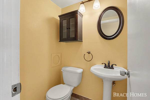 6197 Dunbarton SE Street, Ada, MI 49301