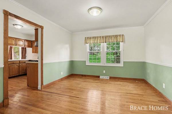 6197 Dunbarton SE Street, Ada, MI 49301