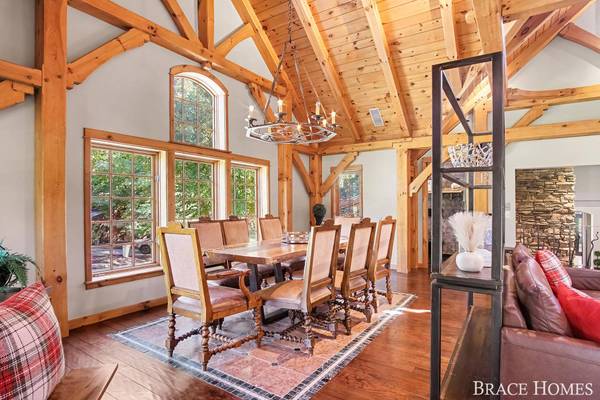 5501 Canyon River NE Drive, Ada, MI 49301