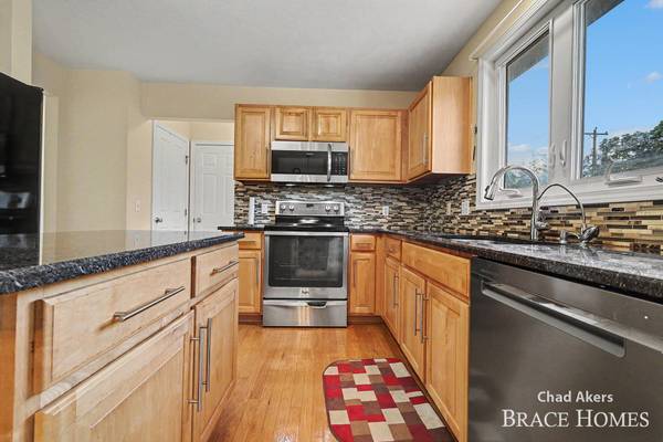 2022 Friesian NE Court, Grand Rapids, MI 49505