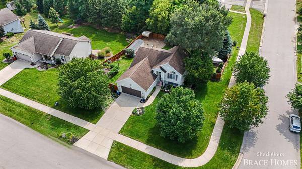 6876 Northway NE Drive, Rockford, MI 49341