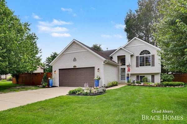 6876 Northway NE Drive