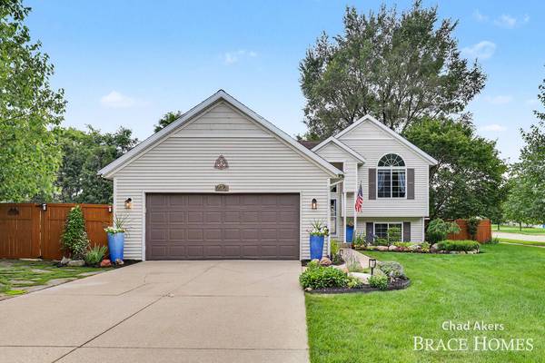 6876 Northway NE Drive, Rockford, MI 49341