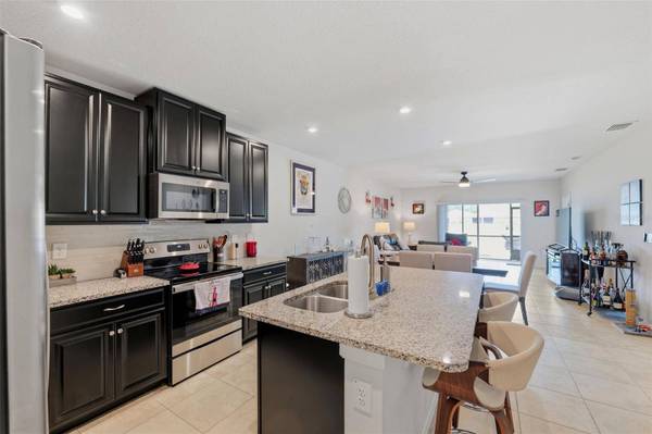 17804 TURNING LEAF CIR, Land O Lakes, FL 34638