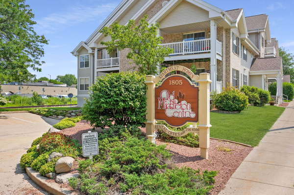 1805 Parmenter St #306, Middleton, WI 53562-3186