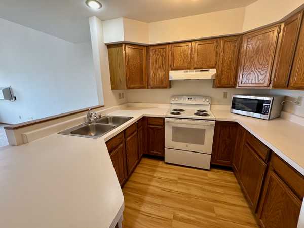 Middleton, WI 53562-3186,1805 Parmenter St #306