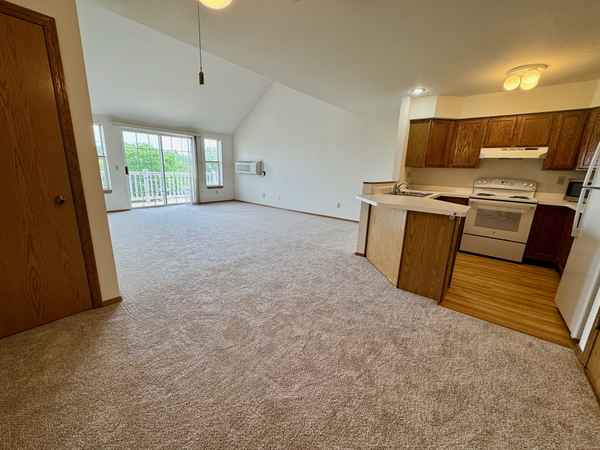 Middleton, WI 53562-3186,1805 Parmenter St #306