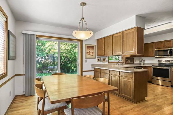 7826 E Oakbrook Circle, Madison, WI 53717