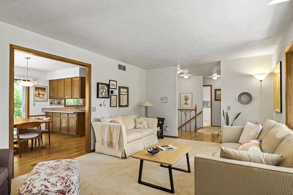 7826 E Oakbrook Circle, Madison, WI 53717