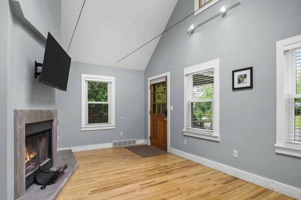 5535 Lake Mendota Drive, Madison, WI 53705