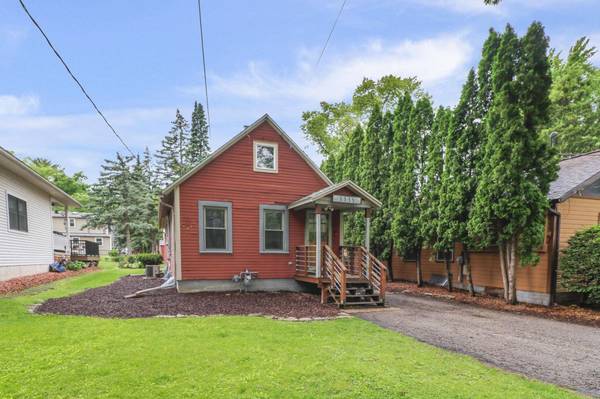 5535 Lake Mendota Drive, Madison, WI 53705