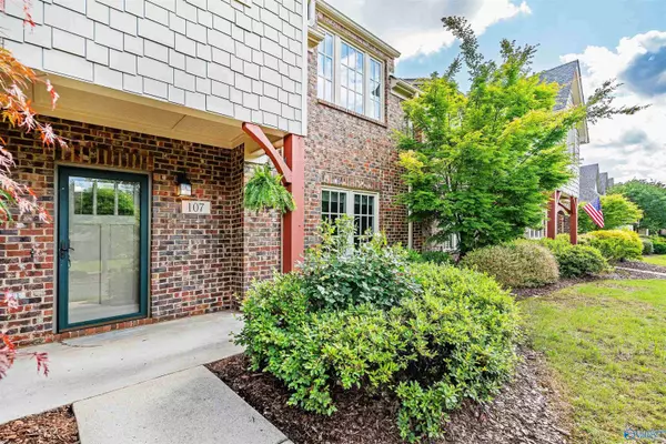 107 Bell Tower Lane, Huntsville, AL 35824
