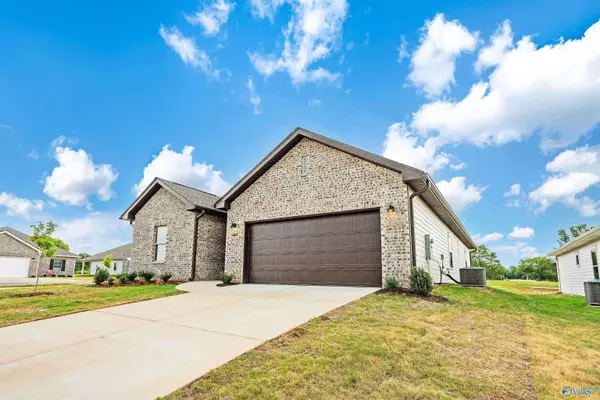 14441 Mountain Stream Drive, Athens, AL 35613