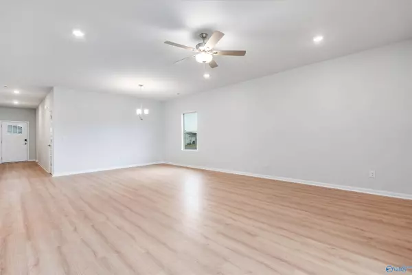14441 Mountain Stream Drive, Athens, AL 35613