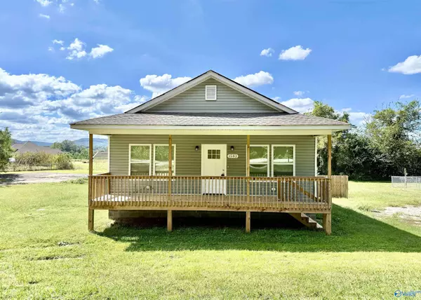 1582 Hobbs Island Road, Huntsville, AL 35803