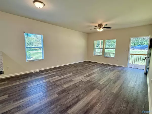 1582 Hobbs Island Road, Huntsville, AL 35803