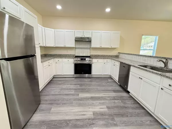 1582 Hobbs Island Road, Huntsville, AL 35803