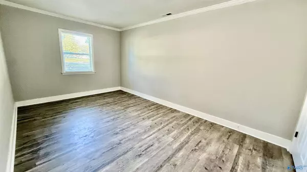 2432 Yorkshire Drive, Huntsville, AL 35803