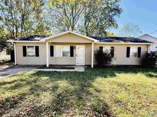 2432 Yorkshire Drive, Huntsville, AL 35803