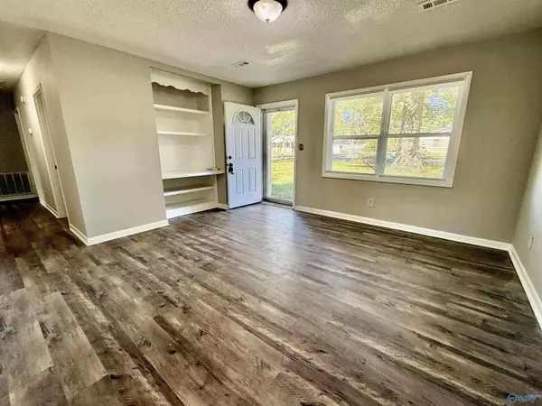 2432 Yorkshire Drive, Huntsville, AL 35803