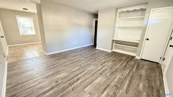 2432 Yorkshire Drive, Huntsville, AL 35803