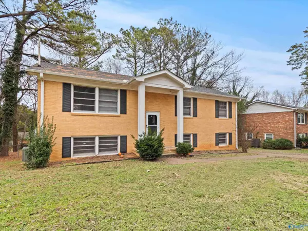 3912 Neptune Drive, Huntsville, AL 35810