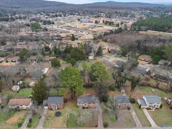 3912 Neptune Drive, Huntsville, AL 35810