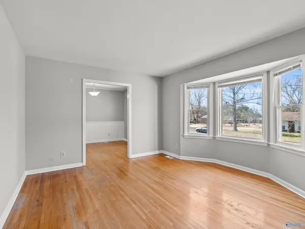 327 Pawnee Trail SE, Huntsville, AL 35803