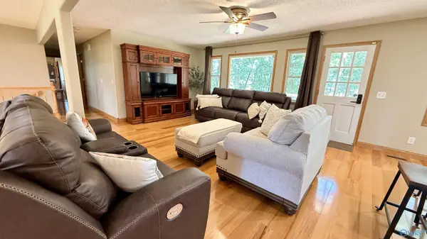 8516 Moores Mill Road, Meridianville, AL 35759