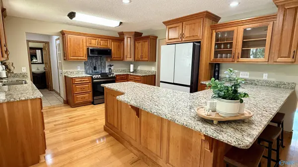 8516 Moores Mill Road, Meridianville, AL 35759