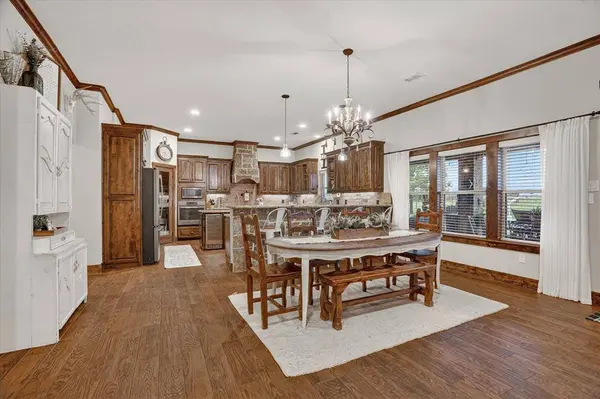 19001 N County Line Road, Ponder, TX 76259