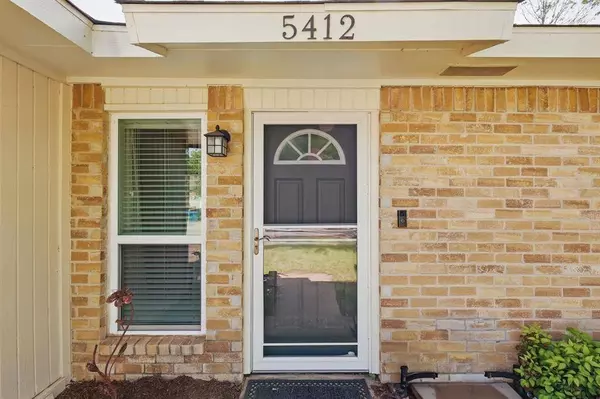 5412 Prince Drive, Lake Dallas, TX 75065