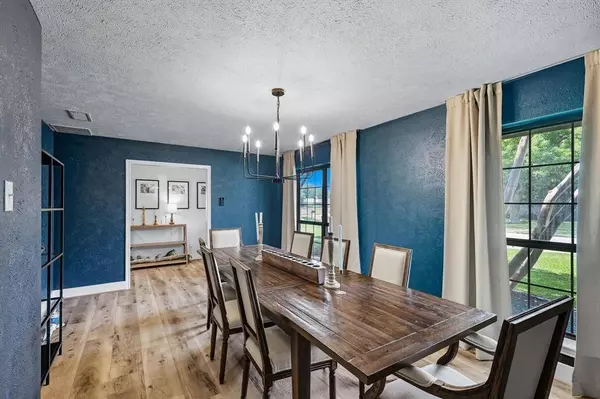 202 Mistletoe Drive, Richardson, TX 75081