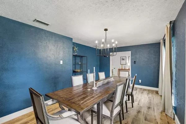 202 Mistletoe Drive, Richardson, TX 75081